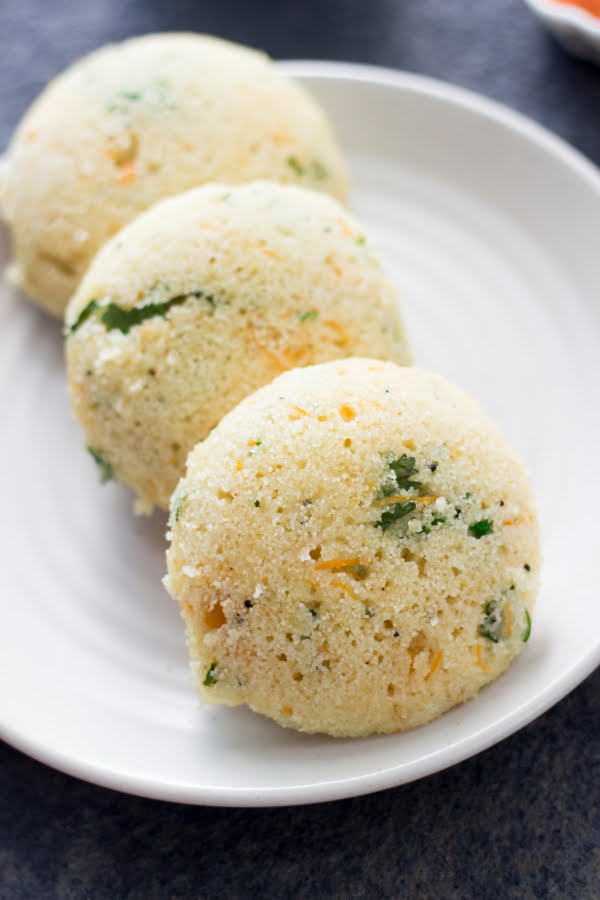 How to make MTR style instant rava idli at www.oneteaspoonoflife.com