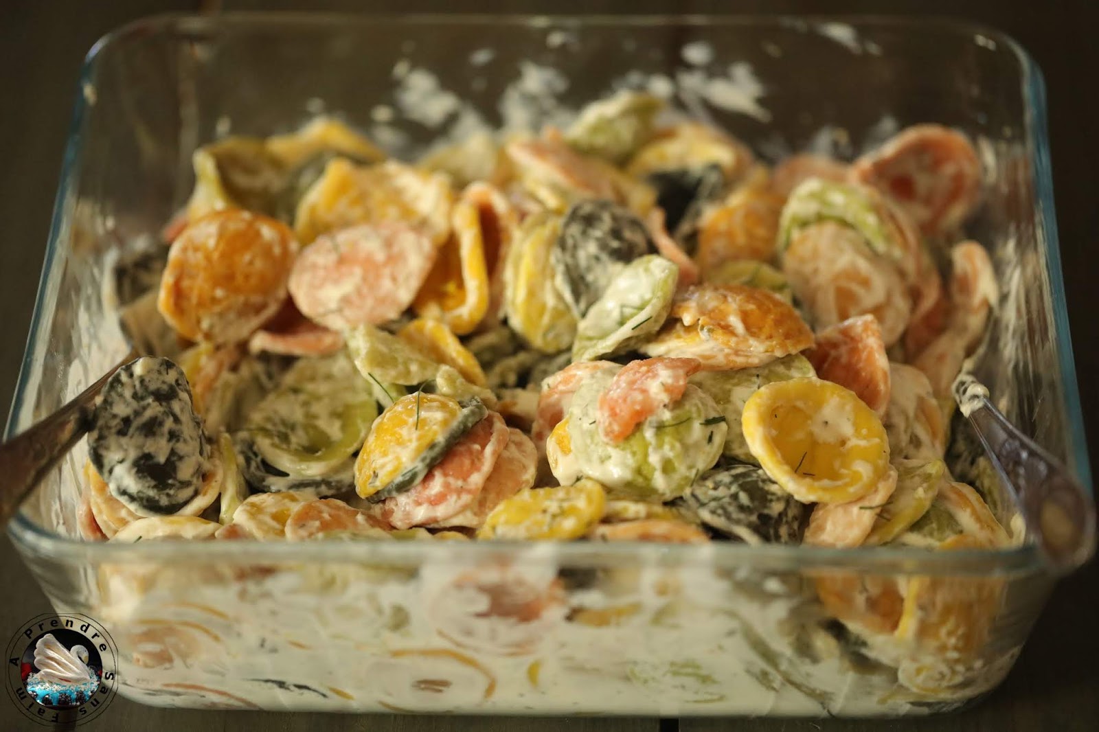 Salade de pâtes froides au saumon ail et fines herbes A Prendre Sans Faim