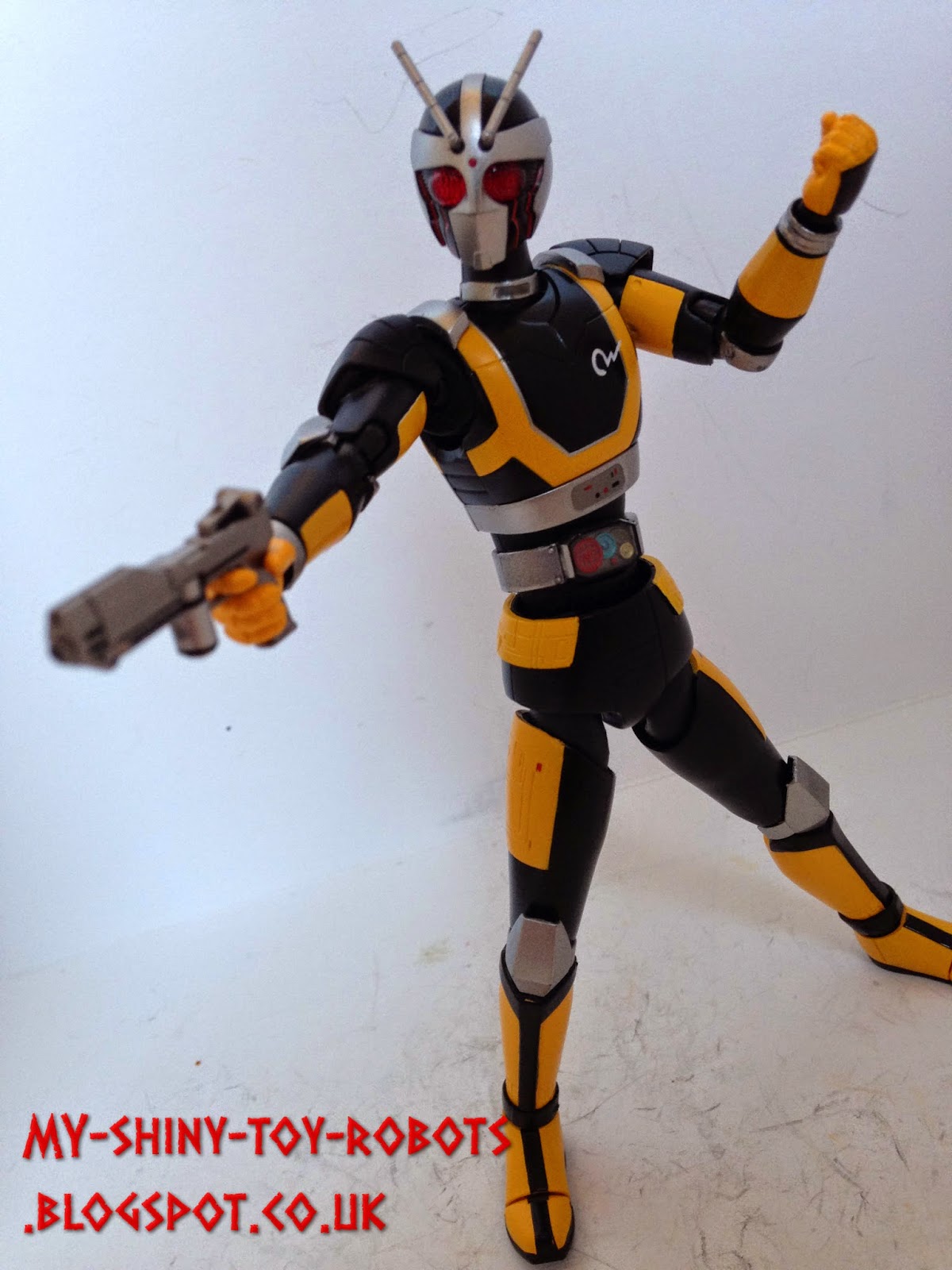 My Shiny Toy Robots: Toybox REVIEW: S.H. Figuarts Roborider