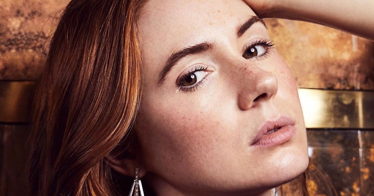 Karen Gillan – Country & Town House Magazine December 2019 Issue