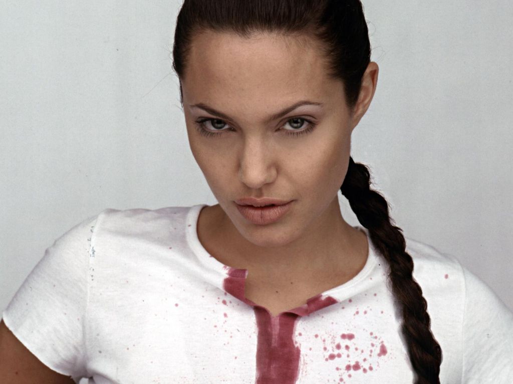 http://1.bp.blogspot.com/-gvhXWVA8-To/TbWtw-NSkdI/AAAAAAAANxA/9YCd2HP9mJU/s1600/angelina-jolie-wallpapers-HD-wallpapers.jpg