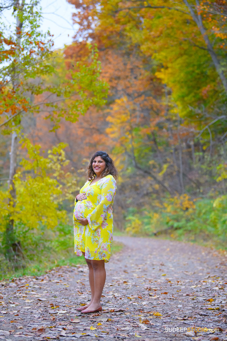 Maternity Photography in Nature Fall Outdoors by SudeepStudio.com Ann Arbor Maternity Portrait Photographer 