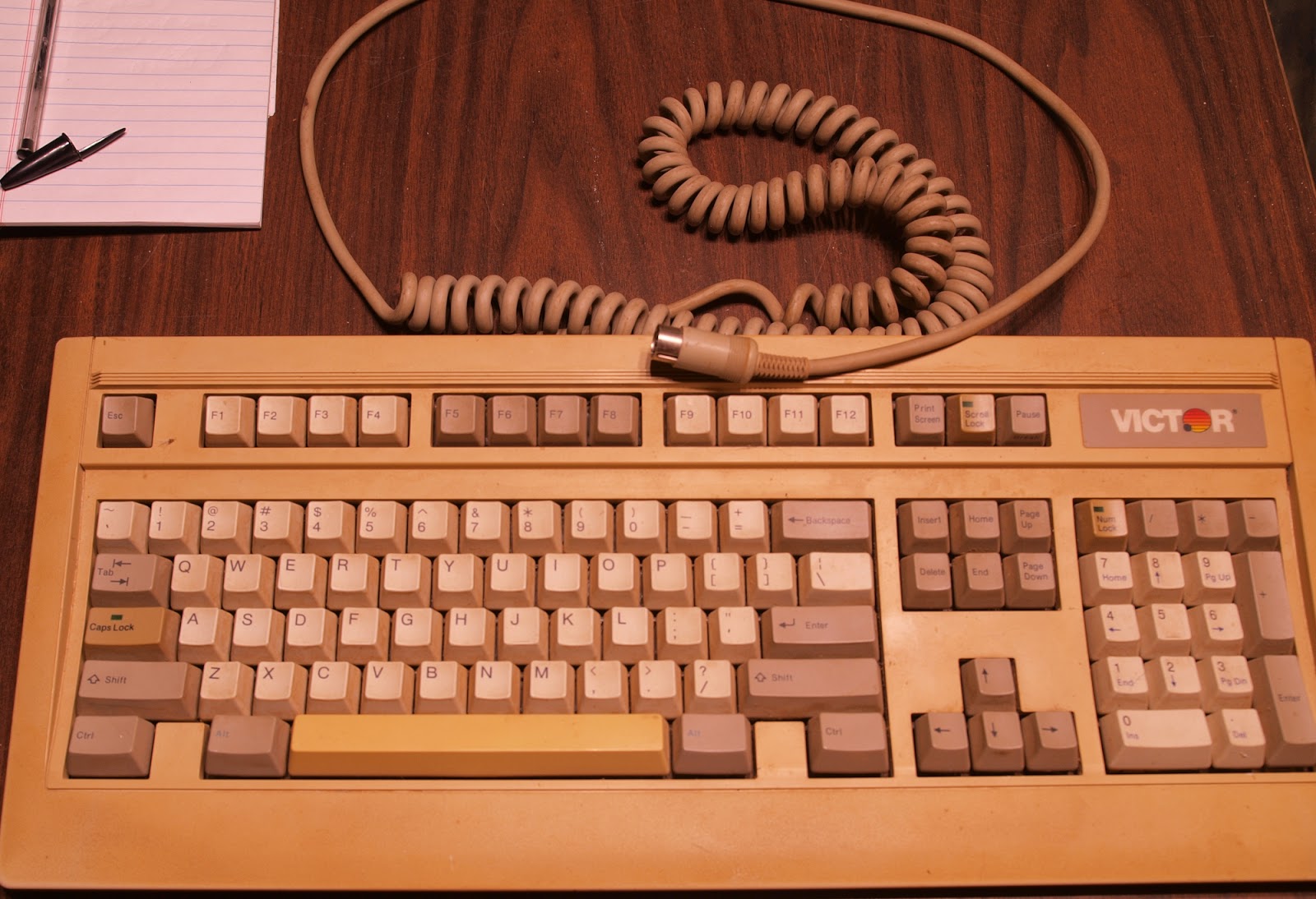 KnitOwl Victor Keyboard model 101 Made in Japan