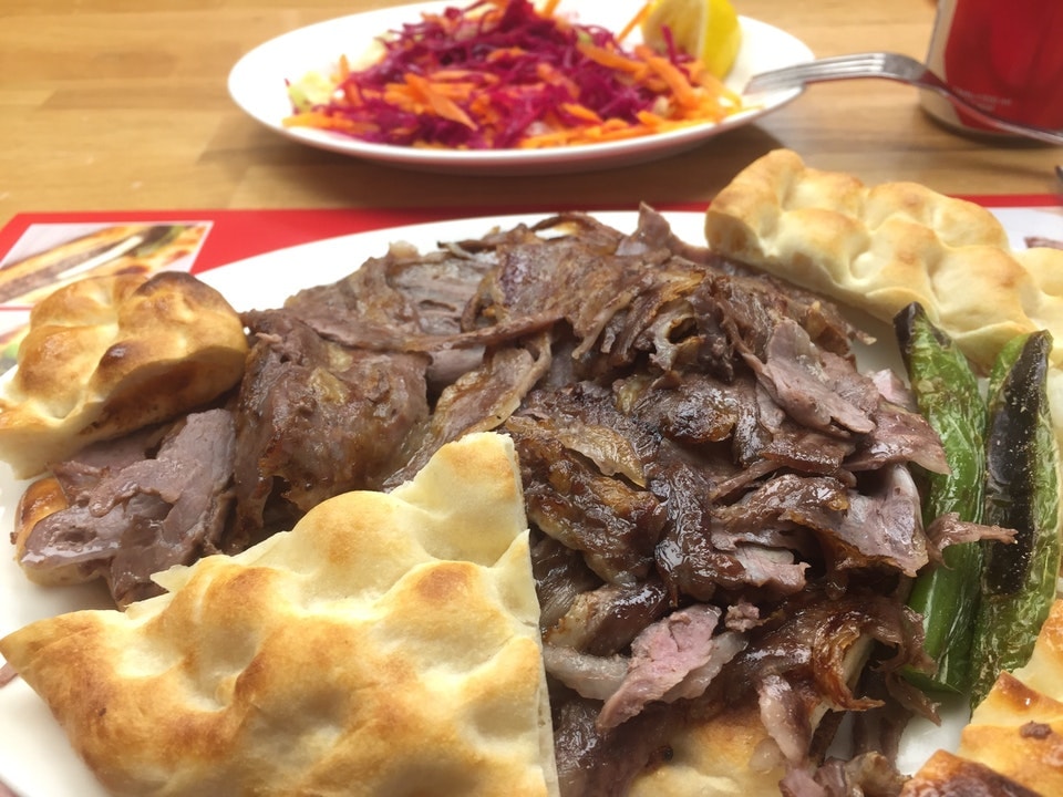 ÖZLER DÖNER ANKAMALL AVM YENİMAHALLE ANKARA MENÜ LİSTESİ Ne Kadara Yenir?