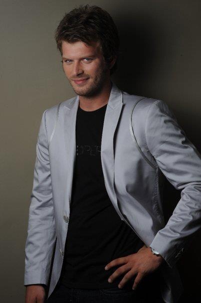 Kivanc Tatlitug Boyu Kilosu Yasi Nereli Esi Burcu Ailesi Goz Rengi
