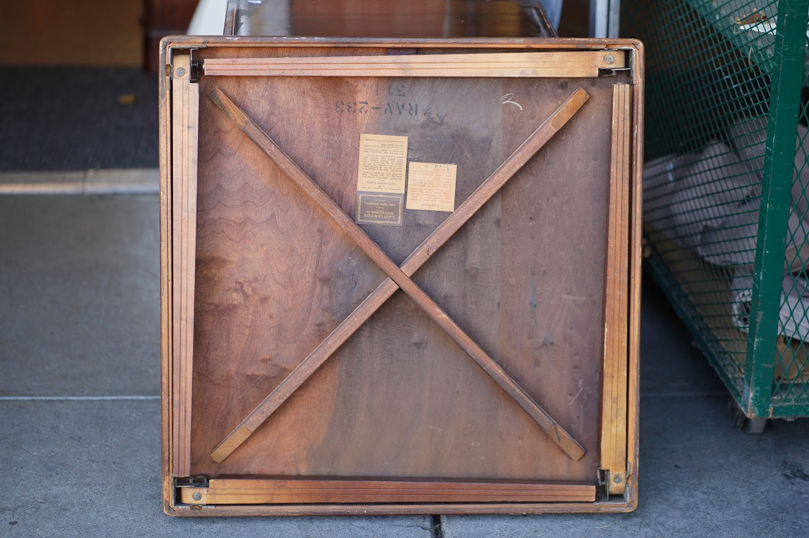 UHURU FURNITURE & COLLECTIBLES **SOLD** 95024 Castlewood 30" Square