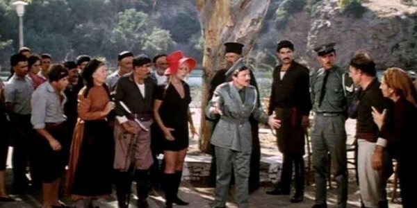  Δεν το πρόσεξε κανείς: Οι 2 πασίγνωστες σκηνές που δεν παίζει η Βουγιουκλάκη, αλλά η σωσίας της