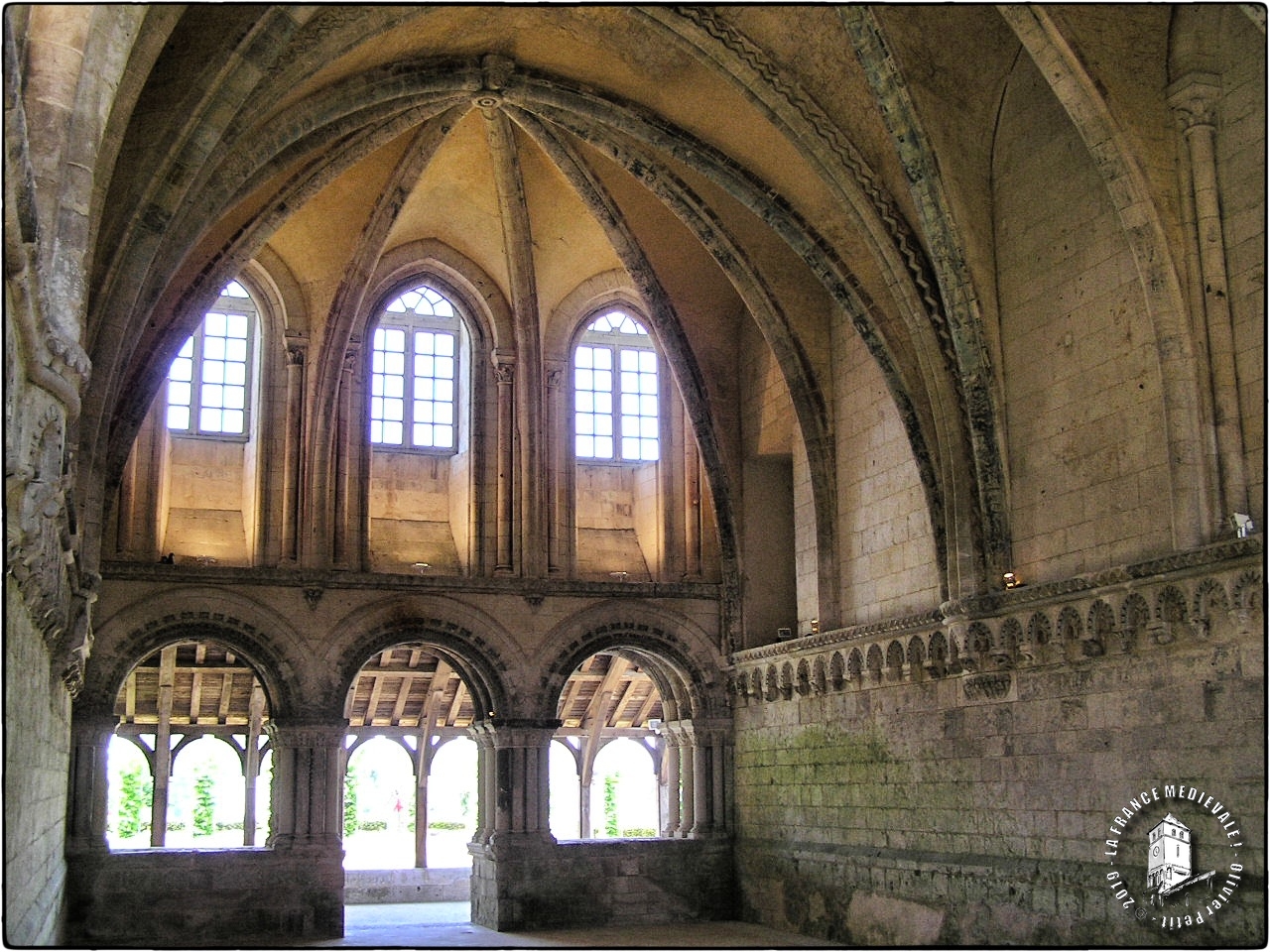 LA FRANCE MEDIEVALE SAINTMARTINDEBOSCHERVILLE (76) Salle capitulaire de l'abbatiale romane