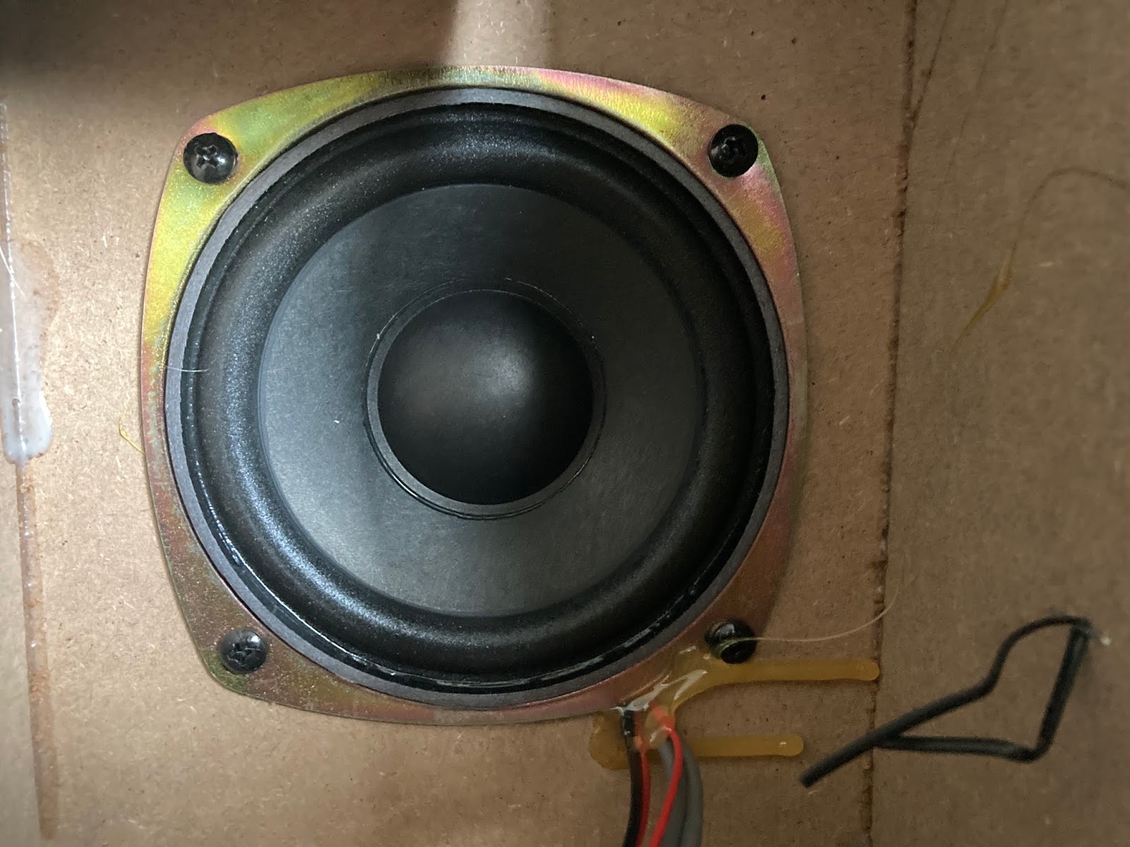 Решение. Alphard db-w100. Активный сабвуфер урал as-d12a slim. Почему сабвуфер гудит без музыки. Db w80.