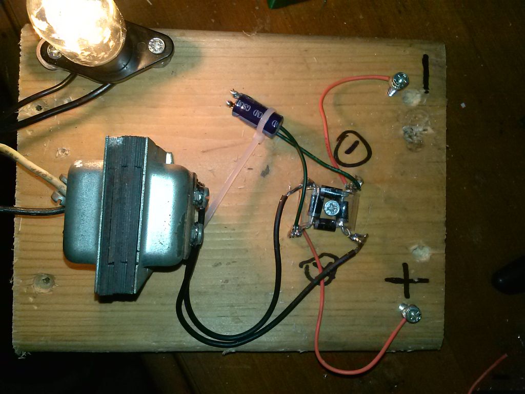 Как сделать постоянные 12 вольт. Блок питания 12 вольт на 220 вольт. Как сделать постоянные 12 вольт. Конденсатор для электродвигателя 12 вольт постоянного тока. Схема подключения регулятора напряжения 12 вольт.