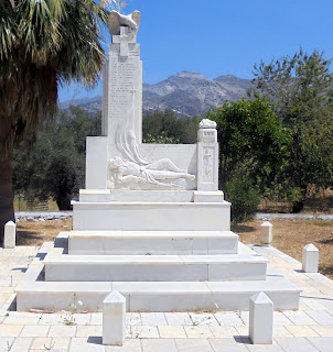 Το μνημείο πεσόντων στο Δαμαριώνα