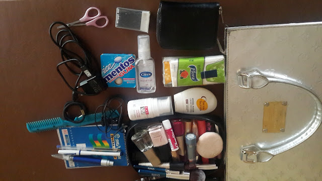 What's in my bag? 2