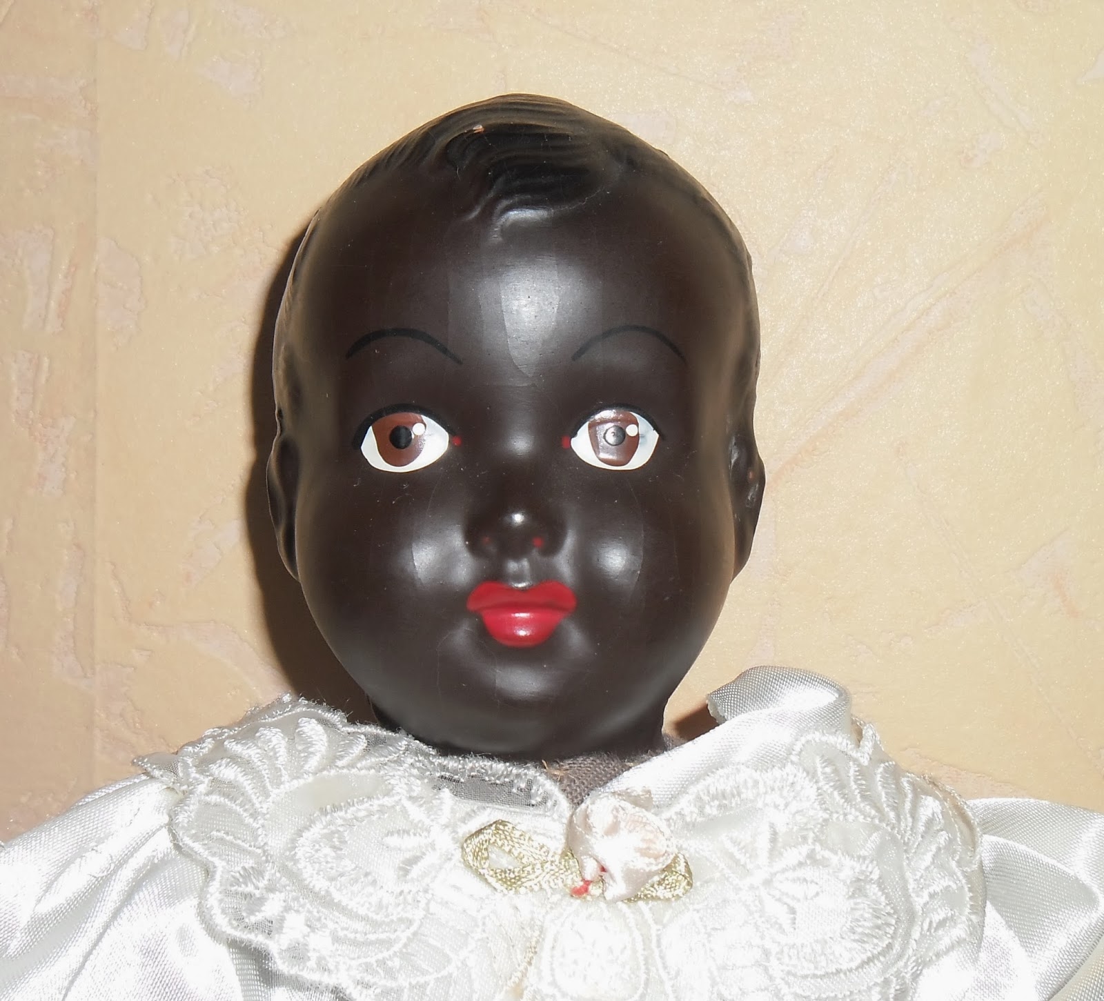 Poup?�es de toujours : poup?�es et poupons noirs