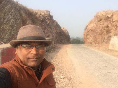 Karmveer Hammerman, AnjNewsMedia, World Recordi Hammer Man Shivu Mistry, कर्मवीर हैमरमैन, Hammer Man, hathaura purush, Karmveer Hammer man