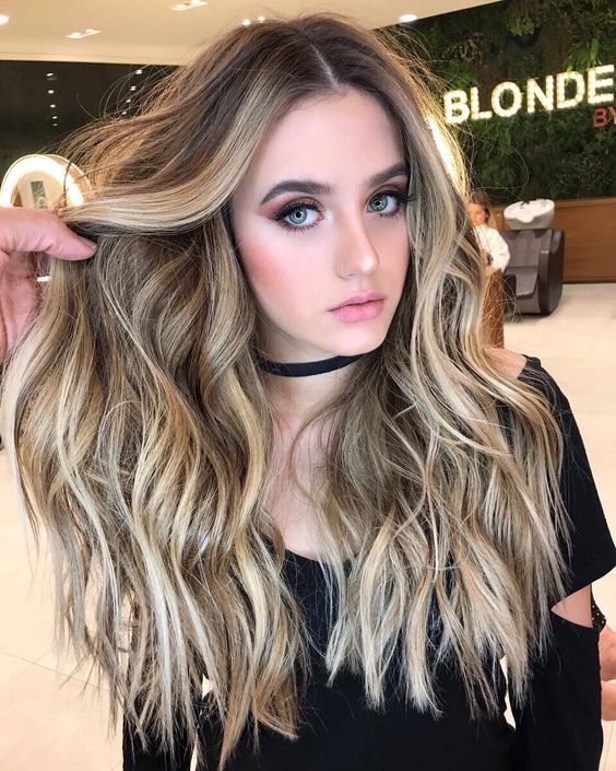 Aprende la técnica de cómo hacer rayitos en el cabello paso por paso