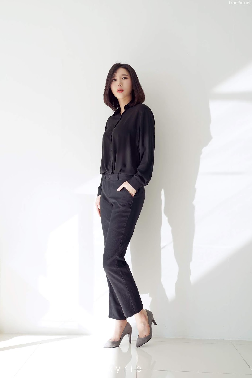 Korean racing queen - Song Ju Ah - Studio Photoshoot - Picture 56