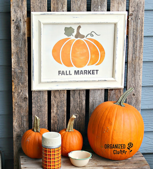 DIY Fall Wall Decor With Old Sign Stencils #oldsignstencils #fallDIY #falldecor #stencil