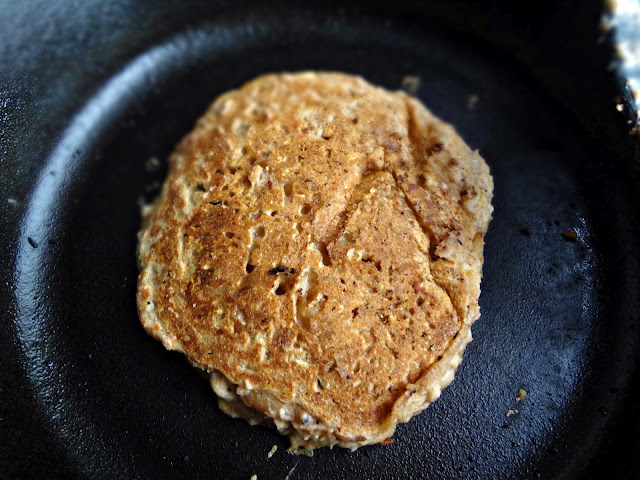 (HEALTHY) Chocolate Chip Cookie Pancakes (HEALTHY) Chocolate Chip Cookie Pancakes