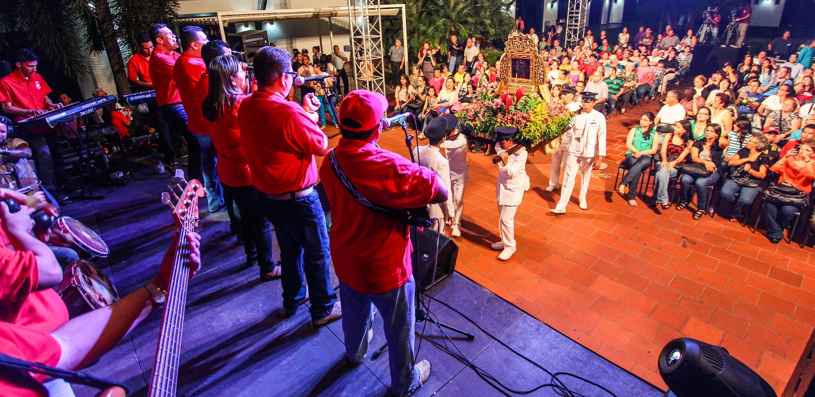 FUNDACIÓN COMUNITARIA LA VOZ DEL PUEBLO 103.5 FM La gaita tradicional