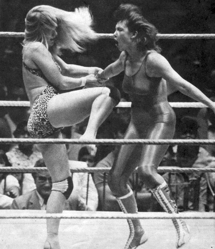 Womens Pro Wrestling Barefoot Women Wrestlers