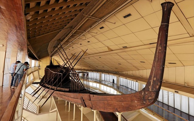Το «ηλιακό» σκάφος του Χέοπα μεταφέρθηκε στο Μεγάλο Αιγυπτιακό Μουσείο