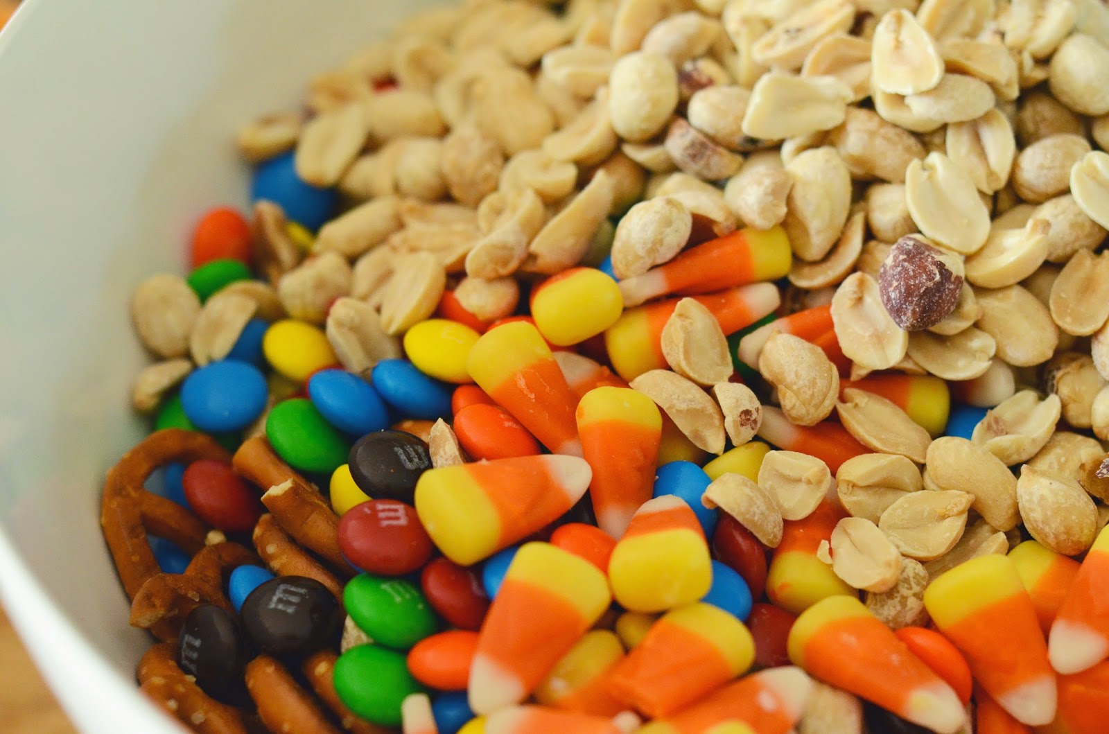 Natalie Creates Girls Weekend Fall Goodie Bags Fall Candy Mix Recipe halloween-snack-mix-modern-honey
