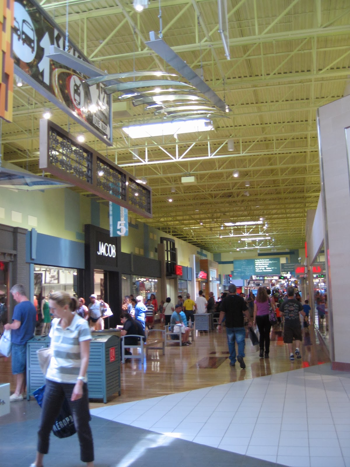 The World in Melody's Life! Visit Vaughan Mills Outlet Mall