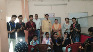 शिक्षा का अर्थ सिर्फ नौकरी पा लेना ही नहीं : कमलेश मिश्रा | #NayaSaberaNetwork शिक्षा का अर्थ सिर्फ नौकरी पा लेना ही नहीं : कमलेश मिश्रा | #NayaSaberaNetwork