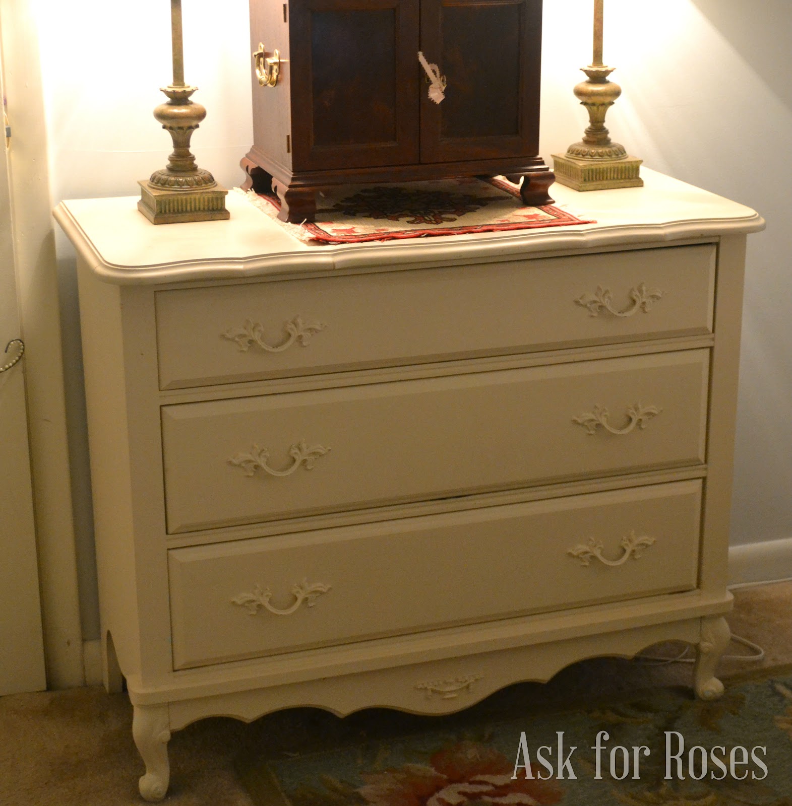 Ask For Roses Annie Sloan Chalk Paint French Linen Old White