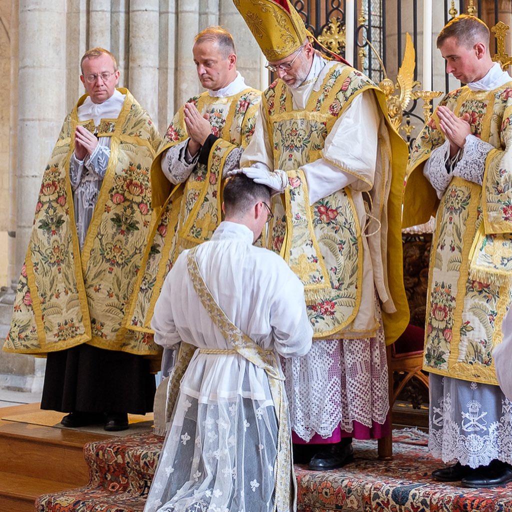 A Pontifical Set of Vestments from Pluriarte Liturgical Arts Journal