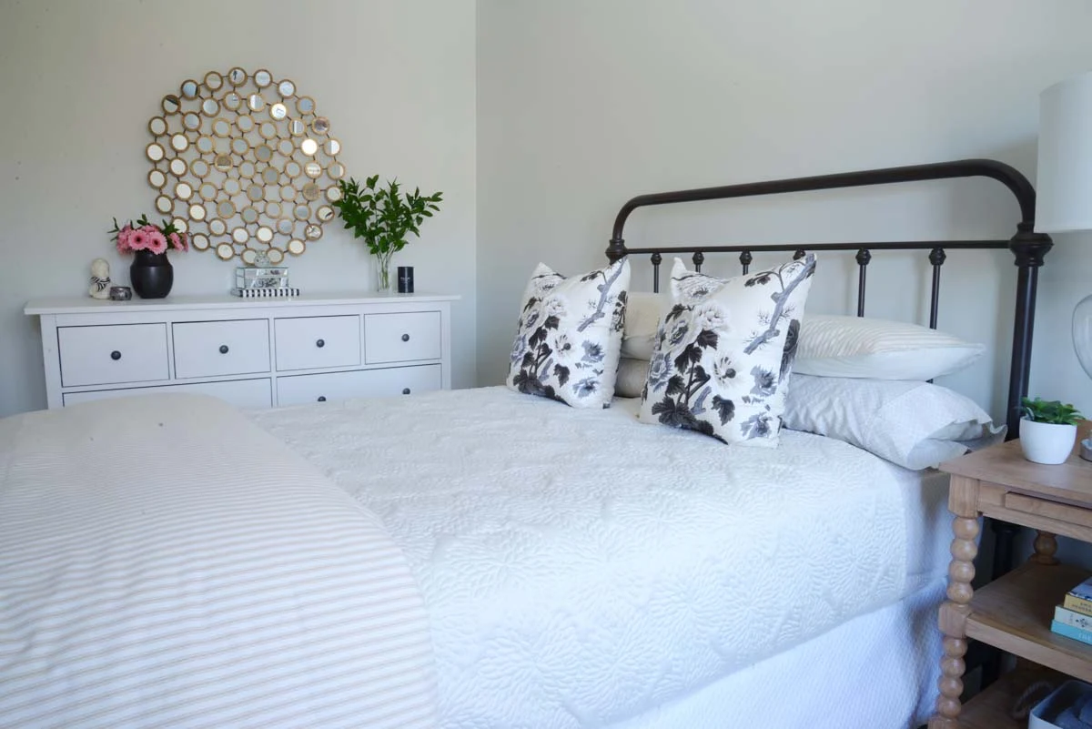 simple guest bedroom, neutral guest bedroom, farmhouse guest bedroom
