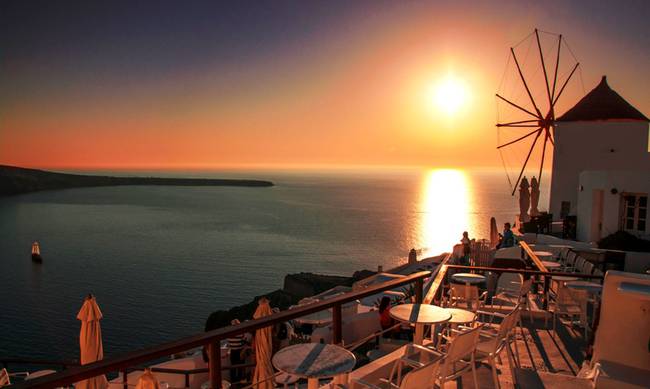 Σαντορίνη: Το καλύτερο ηλιοβασίλεμα του Αιγαίου