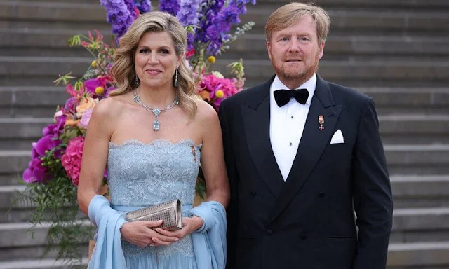 Queen Maxima wore a gown by Valentino,  The Queen had worn the dress first in 2011 for visit Monaco. Belle Epoque necklace