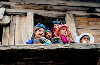 «Αν ένας Καλάς ασπαστεί το Ισλάμ, δεν μπορεί να ζήσει ανάμεσά μας» – Η φυλή στο βόρειο Πακιστάν που λέει ότι έχει ελληνικό αίμα!  