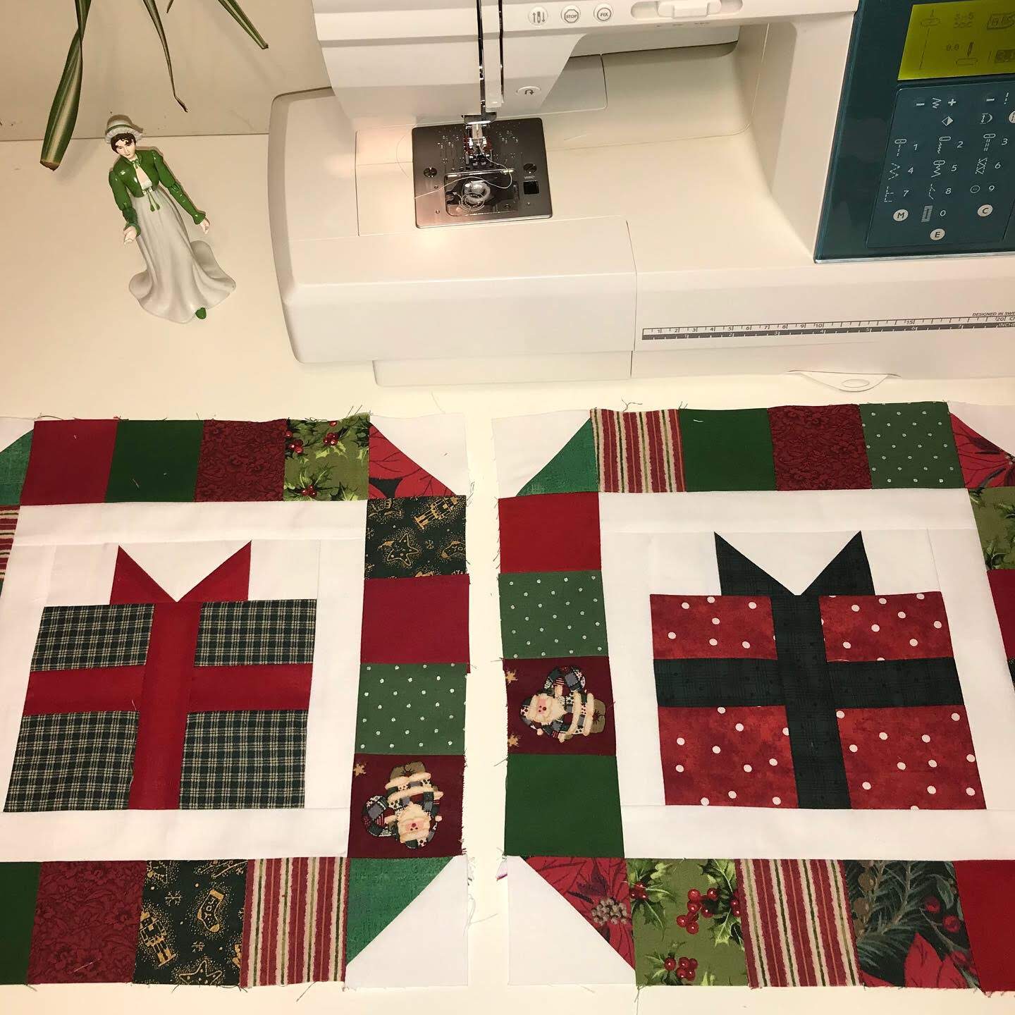 SewAndrea HAPPY CHRISTMAS QUILT ALONG