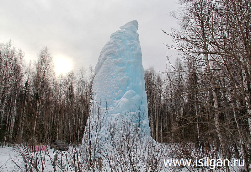 Ледяной фонтан Зюраткуля 2021 Фонтан под горой Уван
