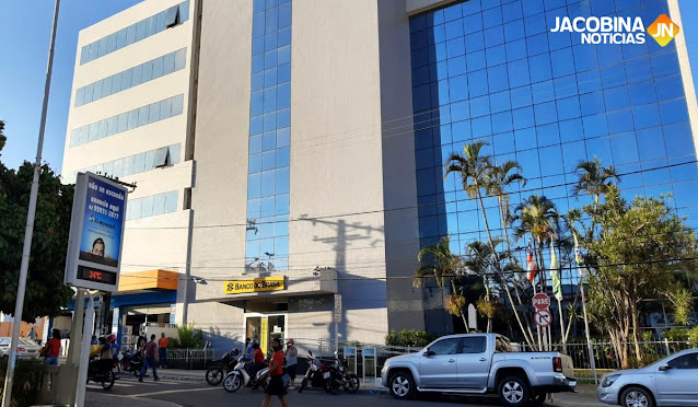 Banco do Brasil lança programa para cortar 5 mil funcionários e fechar 361 unidades