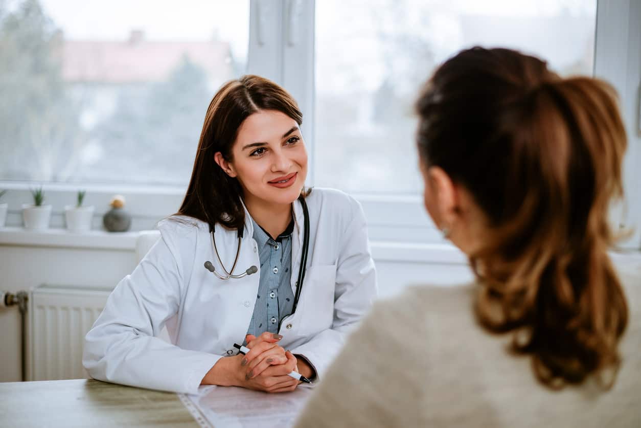 Breastfeeding Pros and Cons: Best General Review Talk to your doctor