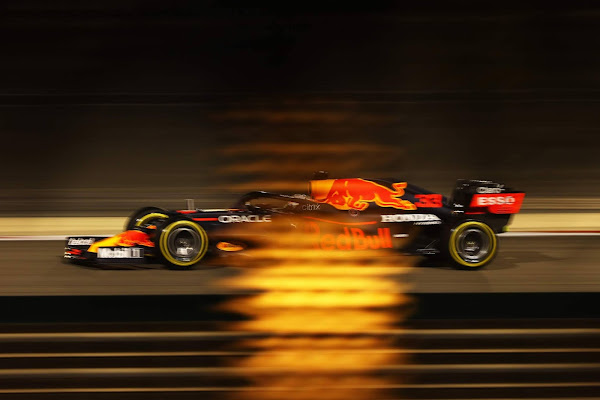 Fórmula 1,  GP Bahrain 2021: Hamilton vence após disputa com Verstappen