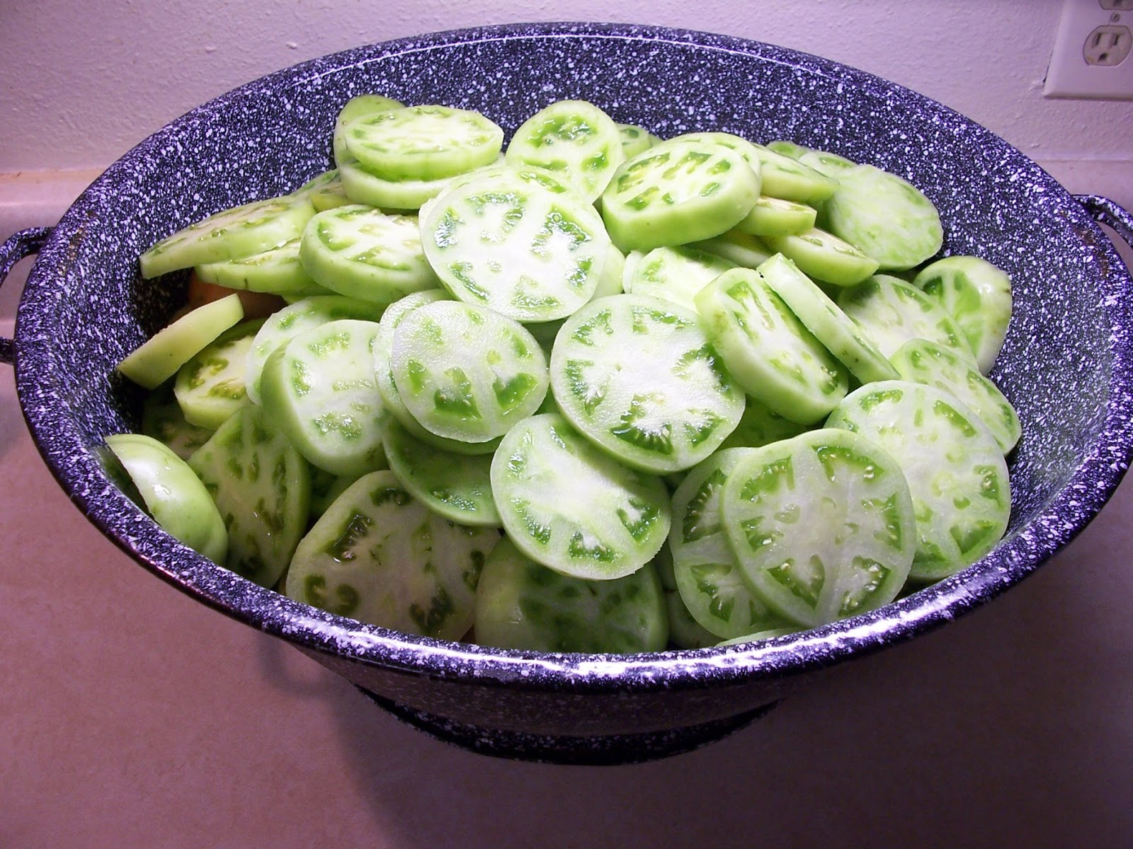 Cowgirl's Country Life Canning Green Tomatoes for Frying