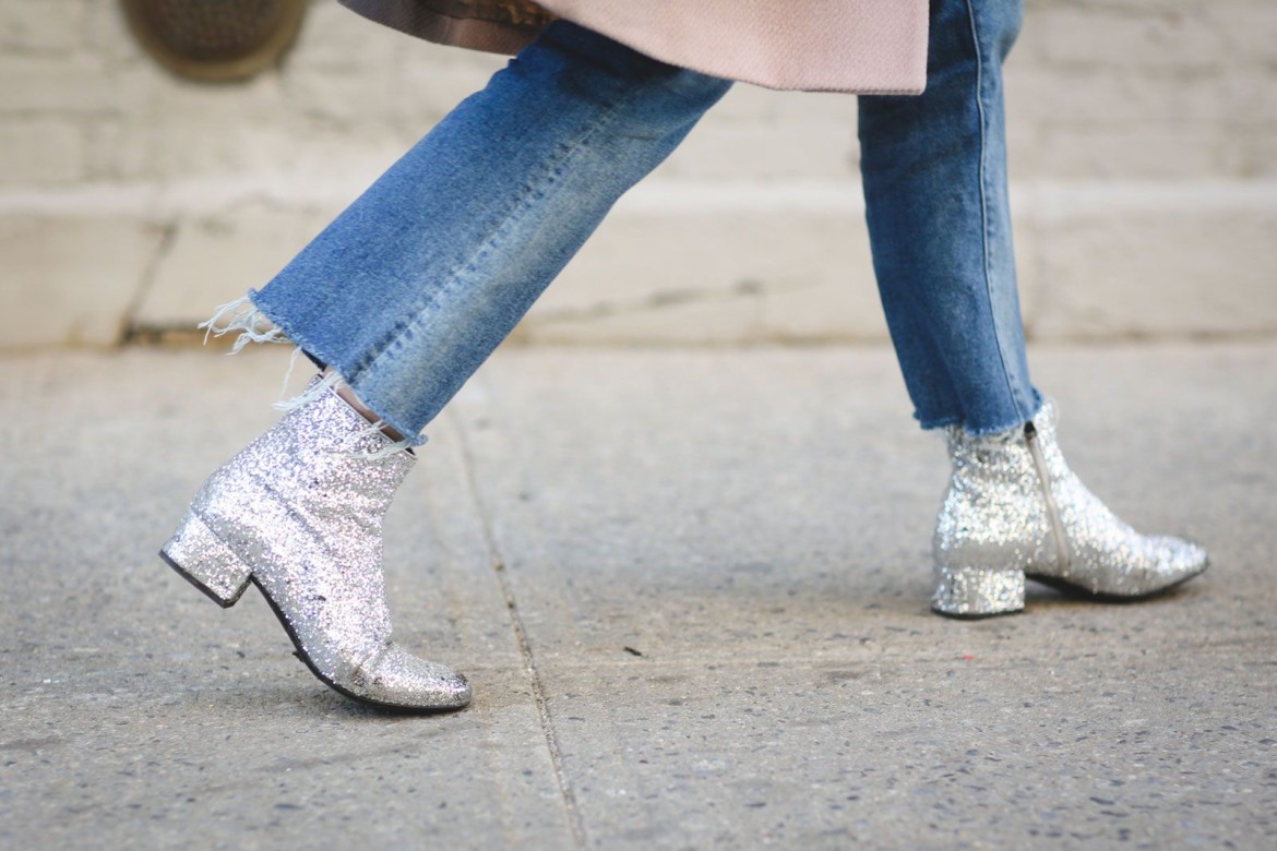 mural fashion: glitter boots