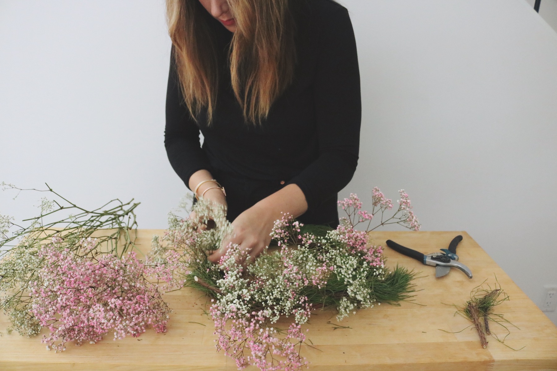 Easy winter wreath DIY