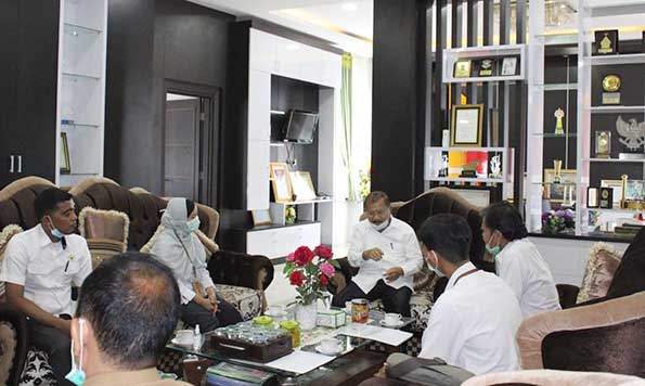 Tim BPK Sumbar melakukan diskusi dengan Bupati Padang Pariaman Ali Mukhni