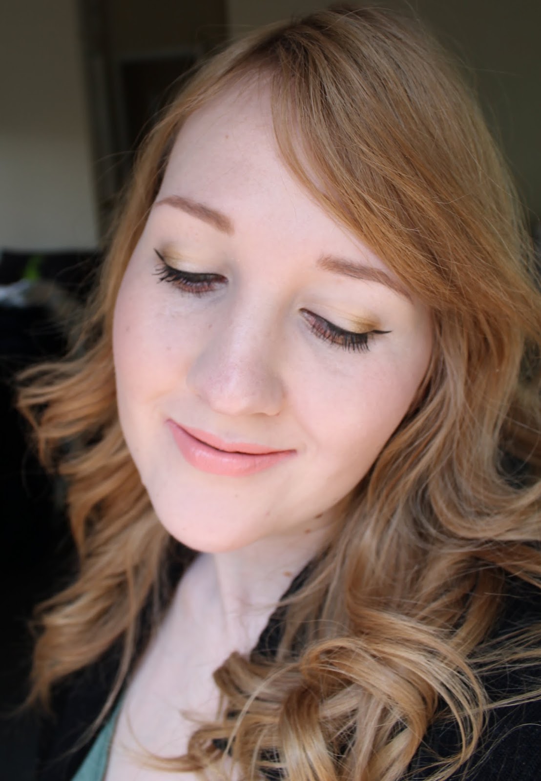 Femme Fatale Friday: Elitist Eyeshadow Swatches & Review