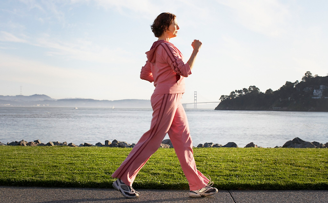 Ежедневно гуляйте по 30-40 минут на голодный желудок, желательно сразу после пробуждения.