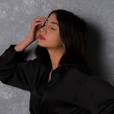 Mandakranta image
Mandakranta Wiki, Biography, Photos, Height, Weight, Age, Affairs, Net worth & More