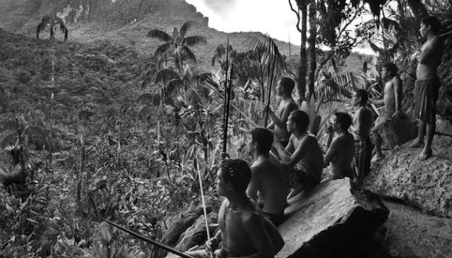 Fakta Menarik Ritual Suku Yanomami Mengonsumsi Abu Kremasi Anggota Sukunya Fakta Menarik Ritual Suku Yanomami Mengonsumsi Abu Kremasi Anggota Sukunya