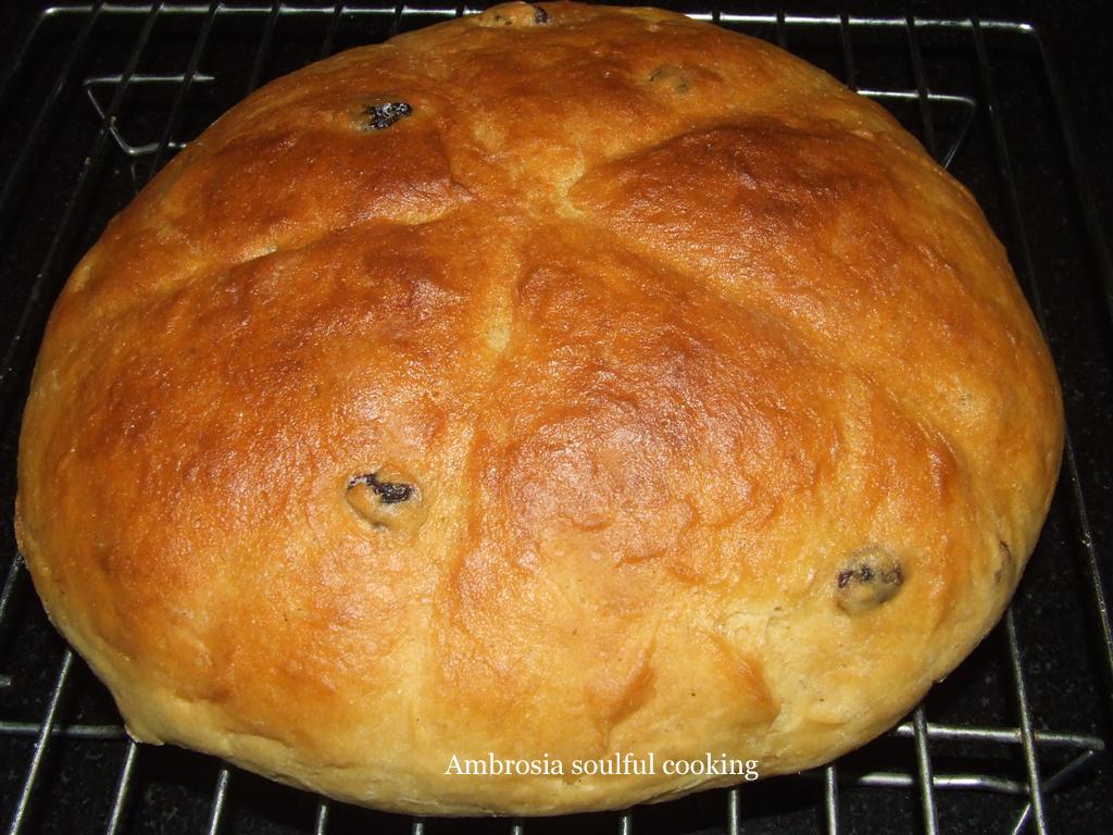 CORNMEAL AND RAISIN BREAD Ambrosia