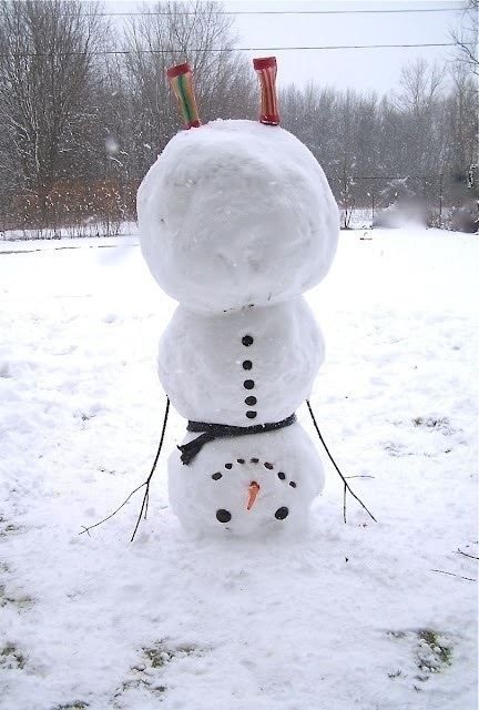 40 Creative Snowmen and Other Snow Sculptures