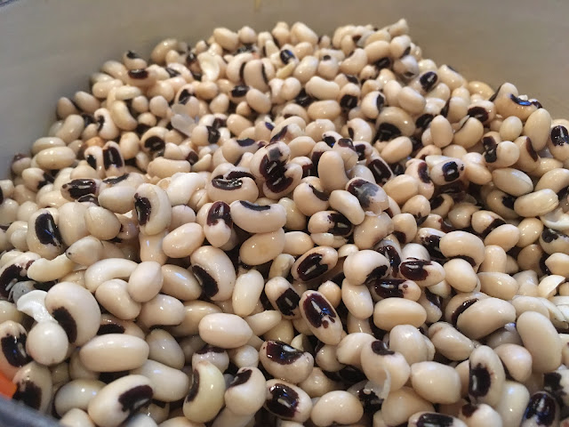 A modern classic Hoppin' John recipe - A Southern New Year's Tradition | The Lowcountry Lady 